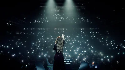 Hello Adele live. Hello Adele live.