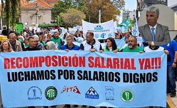 Denuncian el ajuste de Poggi: gremios estatales exigen una recomposición salarial integral | San luis
