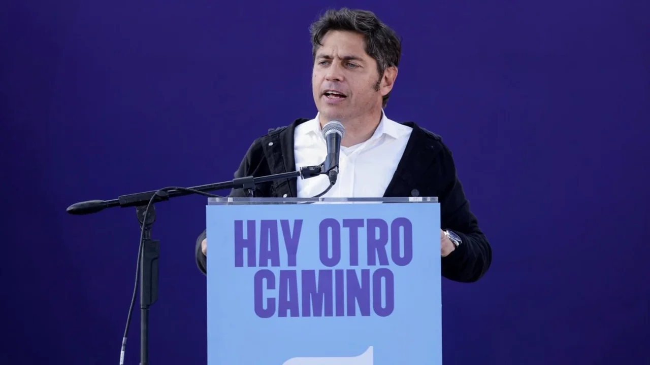 Kicillof defendió la educación pública y pidió una “Argentina para los argentinos”