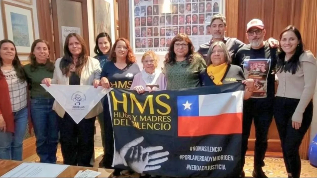 Histórica alianza trasandina: Madres del Silencio firmó un acuerdo con Abuelas para buscar a miles de bebés apropiados