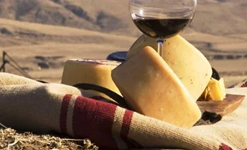 Comer queso sin parar durante dos días en un pueblito colonial | Fin de semana
