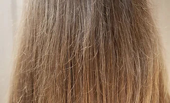 El truco de los peluqueros para evitar el frizz al secar el pelo | Belleza