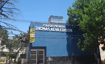 Alumnos de otro colegio fueron denunciados por alterar imágenes de compañeras con IA | Ituzaingo
