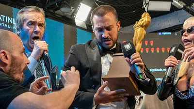Rebord tendrá un programa en un importante canal de aire. Rebord tendrá un programa en un importante canal de aire.