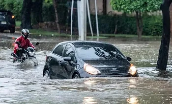 Cómo manejar de manera segura en calles inundadas | Autos