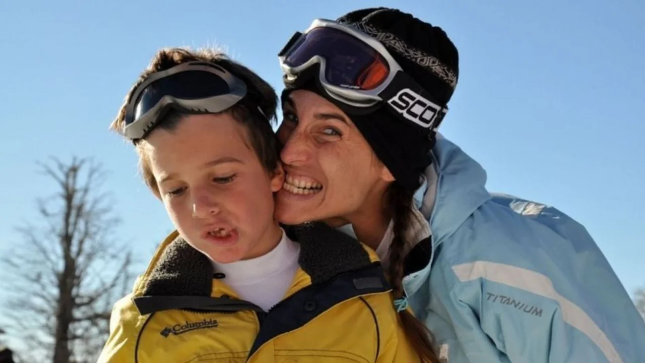 Romina Yan con su hijo Valentín.