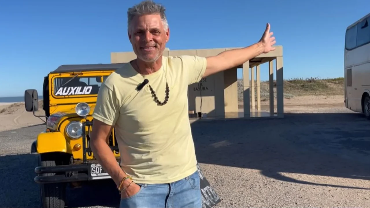 Dejó todo para vivir frente a la playa: vendió su negocio, armó un motorhome y a sus 58 años vive en Punta Médanos