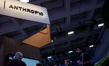 Anthropic logró frenar hasta un 99% la copia no autorizada de sus modelos de IA y apuntó a | Tecnología