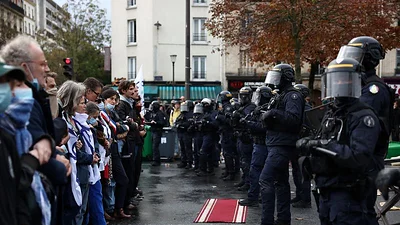 Una marea de estudiantes, docentes y sindicatos marchó por París y advirtieron que Francia está "al borde de la ruptura" Una marea de estudiantes, docentes y sindicatos marchó por París y advirtieron que Francia está "al borde de la ruptura"