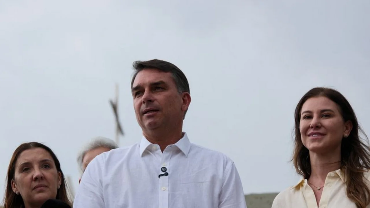 Encuesta en Brasil: Flávio Bolsonaro aventaja a Lula por tres puntos de cara al balotaje