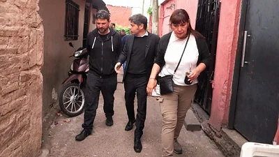 Kicillof y Grabois recorrieron La Cava y reclamaron retomar obras Kicillof y Grabois recorrieron La Cava y reclamaron retomar obras