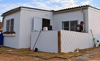La casa modular que se montó en 15 horas con dos toneladas de plástico | Vivienda