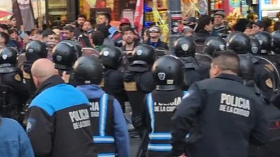 Protesta de Ademys: una legisladora porteña denunció represión y hubo un docente detenido Protesta de Ademys: una legisladora porteña denunció represión y hubo un docente detenido