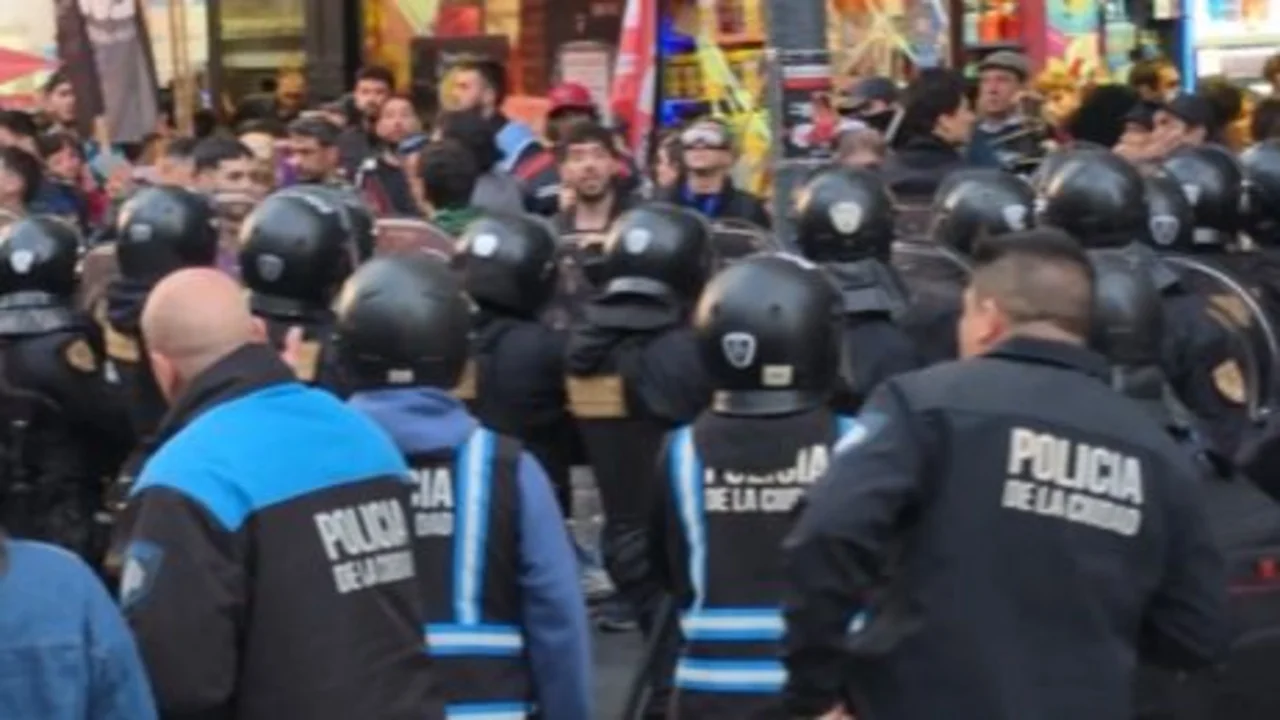 Protesta de Ademys: una legisladora porteña denunció represión y hubo un docente detenido