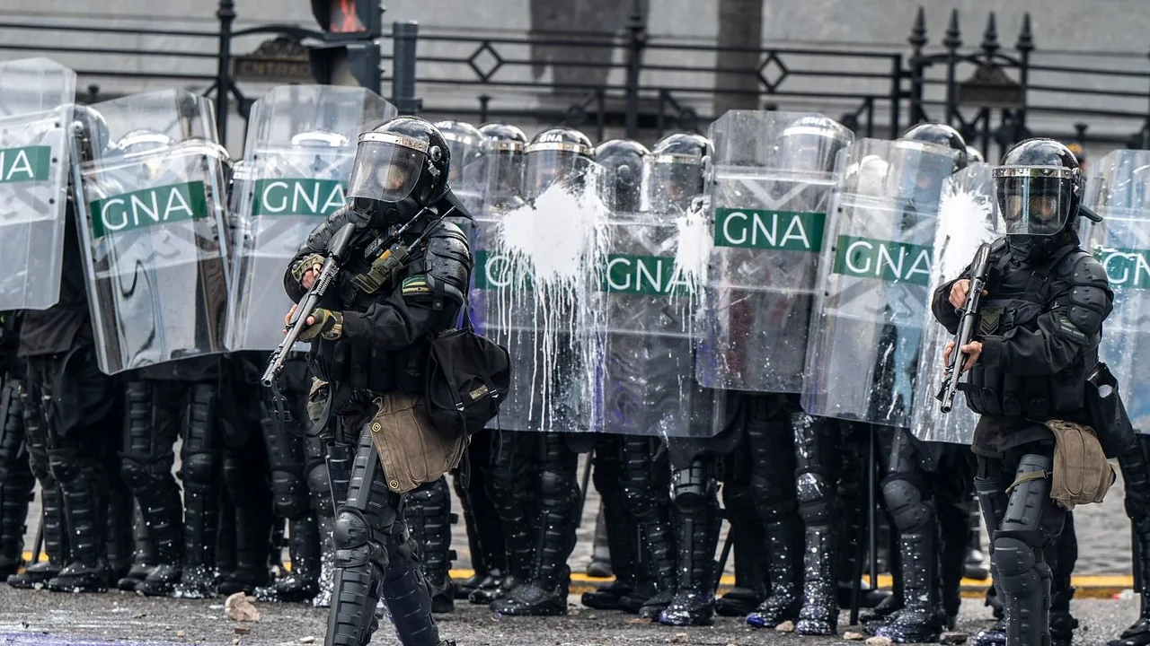 UP denunció el uso de granadas de gas militares en la represión a la marcha universitaria