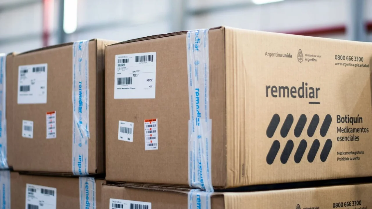 Adiós al “Remediar”: pasó de distribuir 98 drogas a seis