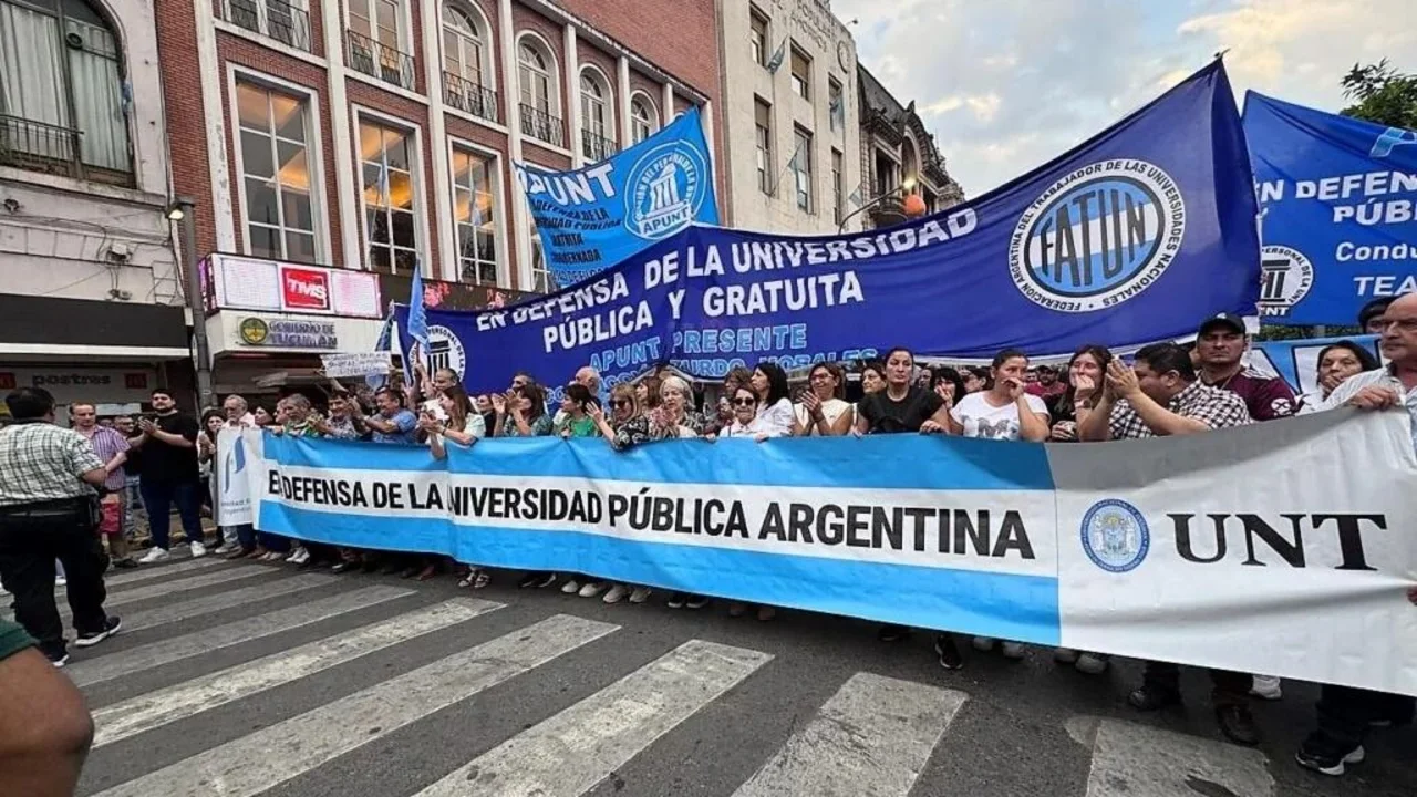 Con una masiva movilización, Tucumán se sumó a la Marcha Federal Universitaria: todos los detalles