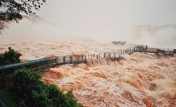 Alerta por El Niño: crecidas en el río Paraná, ciudades inundadas y más de 200 evacuados | El niño