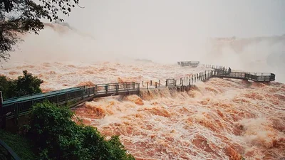 Alerta por El Niño: crecidas en el río Paraná, ciudades inundadas y más de 200 evacuados Alerta por El Niño: crecidas en el río Paraná, ciudades inundadas y más de 200 evacuados