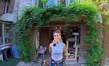 Yone tiene 32 años y eligió vivir en una casa en las montañas | Curiosidades