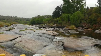 Tiene 615 habitantes, cascadas y piletas naturales: el pueblo cordobés ideal para una escapada. Tiene 615 habitantes, cascadas y piletas naturales: el pueblo cordobés ideal para una escapada.