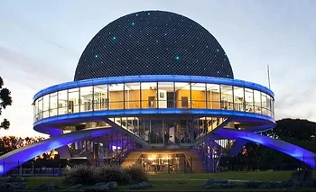 Gratis para jubilados: la propuesta para disfrutar un show astronómico en El Planetario | Planetario