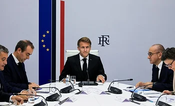 Macron rechazó la renuncia del ministro del Interior tras las masivas protestas en Francia | Francia