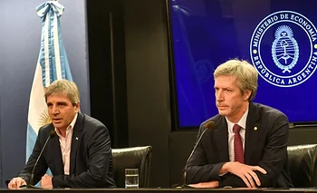 Reclaman a la Justicia que un banco vinculado a Caputo revele información sobre el oro | Escándalo por la timba del oro
