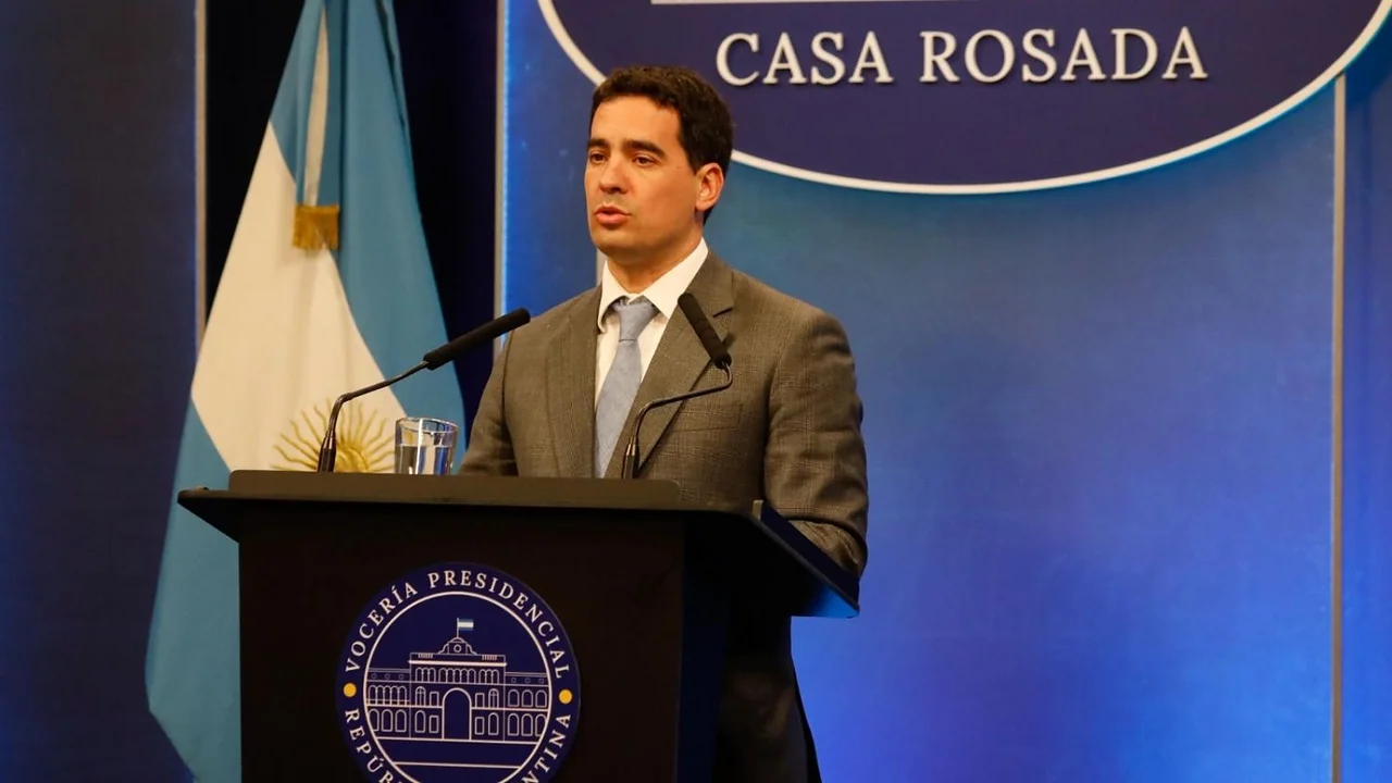 "Está bajo análisis": la respuesta del Gobierno al pedido de Trump de disolver el comité donde Argentina reclama por Malvinas 