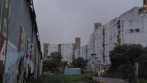 Galpón Piedrabuenarte: la historia de comunidad detrás del barrio de Mis muertos tristes | Literatura