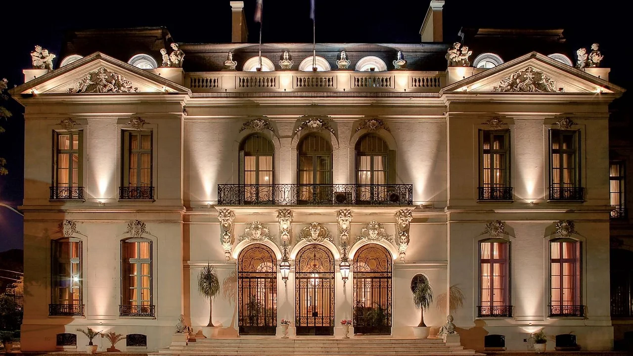 La Noche de las Embajadas
