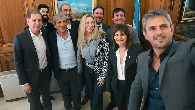 Tras dos semanas de tensión, Karina se reencontró con Caputo con las elecciones en la mira | Javier milei presidente