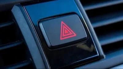 Qué son las balizas del auto, para qué sirven y cuándo hay que encenderlas Qué son las balizas del auto, para qué sirven y cuándo hay que encenderlas
