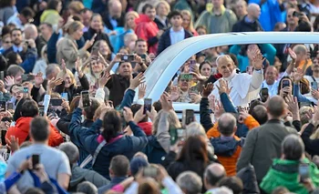 El Papa recorrió la plaza San Pedro y crecen las esperanzas de su visita a Argentina | Papa león xiv