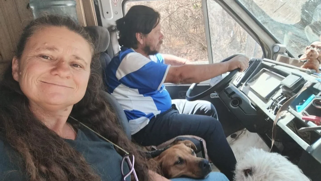 Dejaron Buenos Aires al conocerse a los 50 años: la pareja que cambió su vida y hoy viven viajando