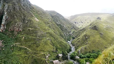 El pueblito dormido del sur cordobés: escondido entre las sierras, solo se llega tras una caminata El pueblito dormido del sur cordobés: escondido entre las sierras, solo se llega tras una caminata