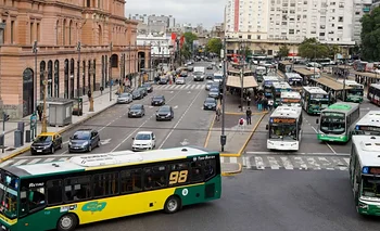Guía: cómo y dónde reclamar si tu colectivo no para o cambia de recorrido | Transporte público