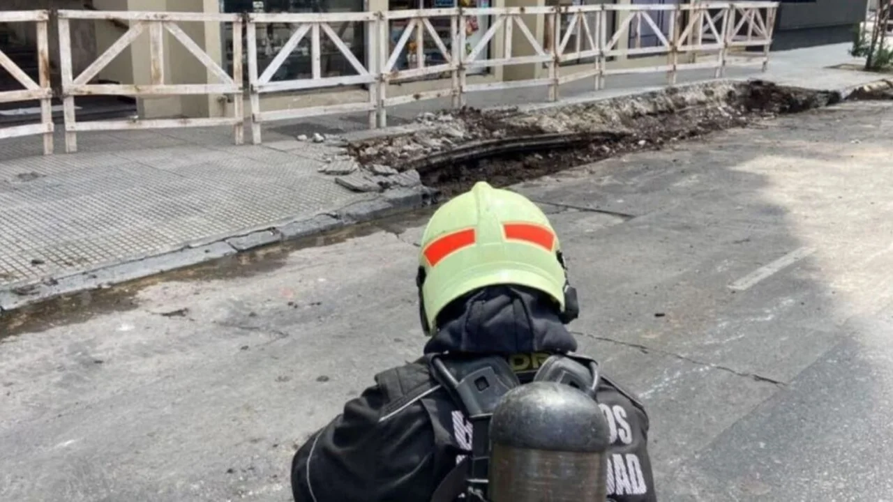 Alarma en Caballito por un escape de gas: evacuaron una escuela y trasladaron a tres personas al hospital