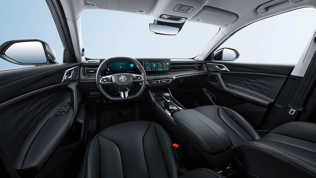 MG HS Hybrid+ interior