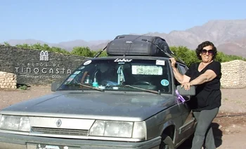 "El auto de la Abu": tiene 67 años y recorre la Argentina en un Renault 11 | Historias de vida