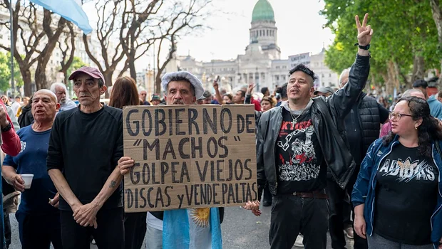 Jubilados volvieron a marchar al Congreso contra el ajuste de Milei | Jubilados