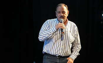 Quintela planteó un plan para el 2027 y cruzó a Milei: “No puso ni un ladrillo" | Elecciones 2027