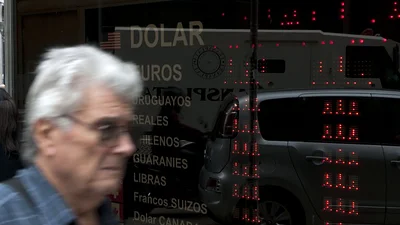 Con la actividad casi paralizada, el dólar blue se mantuvo en $13,50 Con la actividad casi paralizada, el dólar blue se mantuvo en $13,50