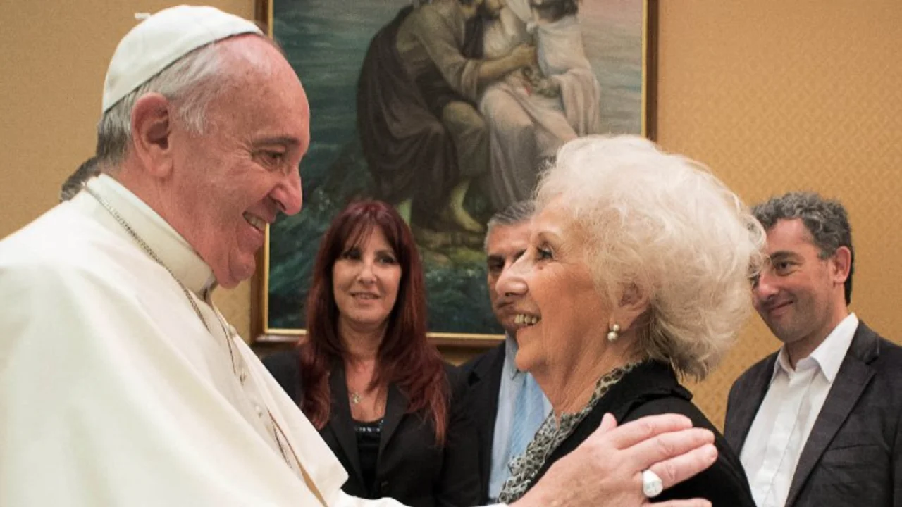 El papa le agradeció a Ignacio Guido, nieto de Carlotto, su coraje