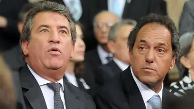 Urribarri a Scioli: "Nos vamos a estar enfrentando el 9 de agosto en las PASO" Urribarri a Scioli: "Nos vamos a estar enfrentando el 9 de agosto en las PASO"
