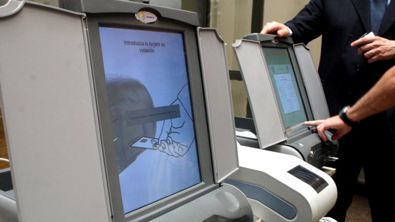 La Ciudad adoptará el voto electrónico