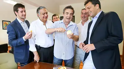 Massa peló naranjas con Nito Artaza y se acerca el acuerdo Massa peló naranjas con Nito Artaza y se acerca el acuerdo