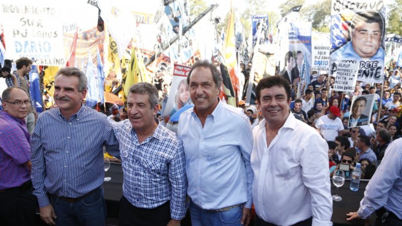 Scioli, Urribarri, Rossi y Espinoza, juntos en el día de la militancia
