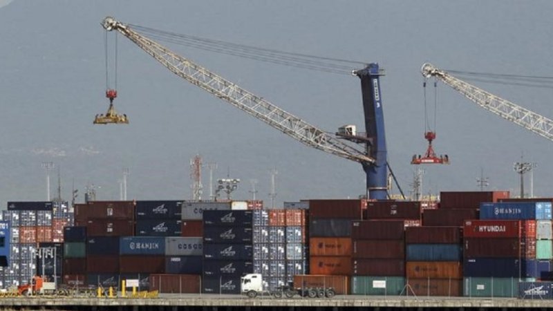 Crean una unidad que controlará exportaciones e importaciones