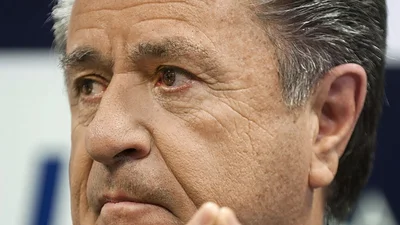 Duhalde dijo que el próximo gobierno "tiene pocas chances si no arma una coalición" Duhalde dijo que el próximo gobierno "tiene pocas chances si no arma una coalición"